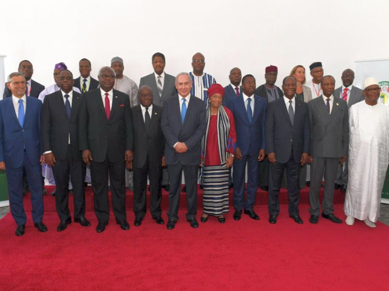 PM Netanyahu with the leaders of member states of the ECOWAS conference in Liberia